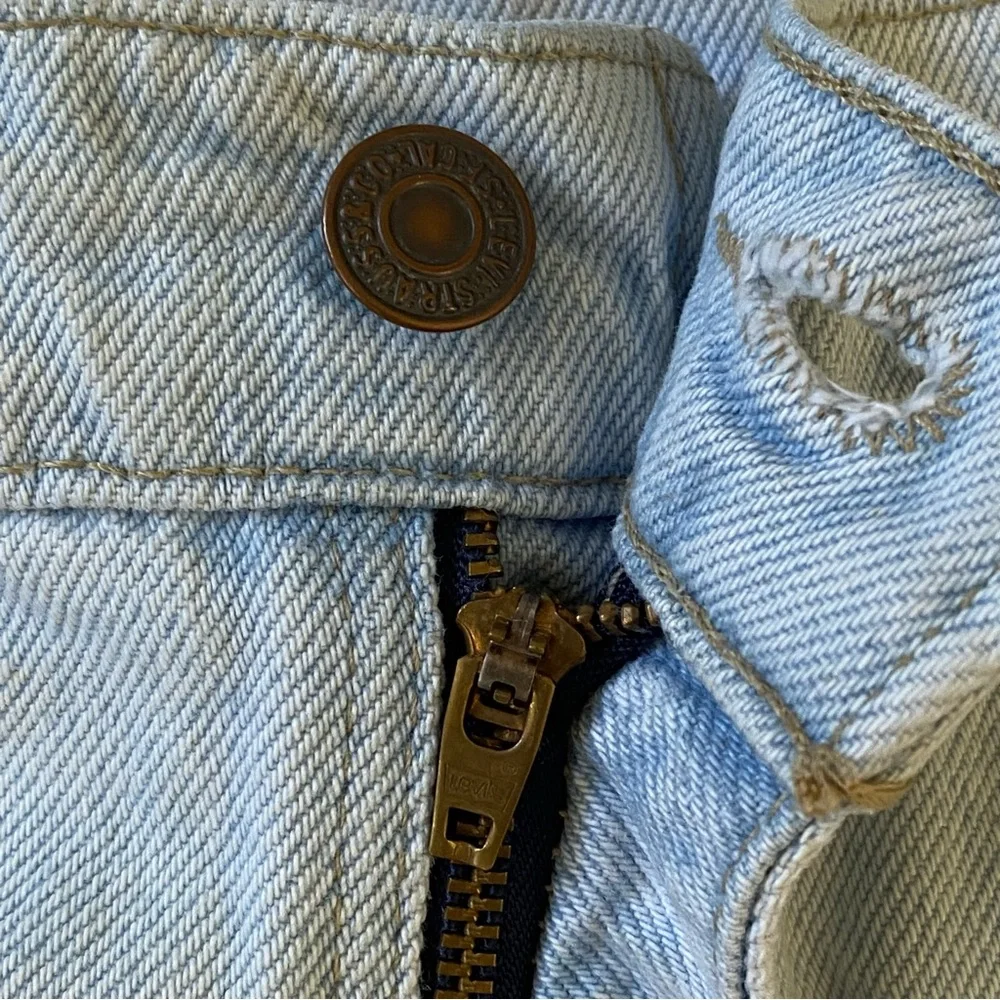 Vintage 90s Levi 505 Orange Tab Distressed Denim Jean Shorts Mens Size 42 Light